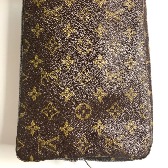 Louis Vuitton Paris Toilette 28 Bag, Monogram Canvas, Date: 822, February 1982. - Picture 5 of 15